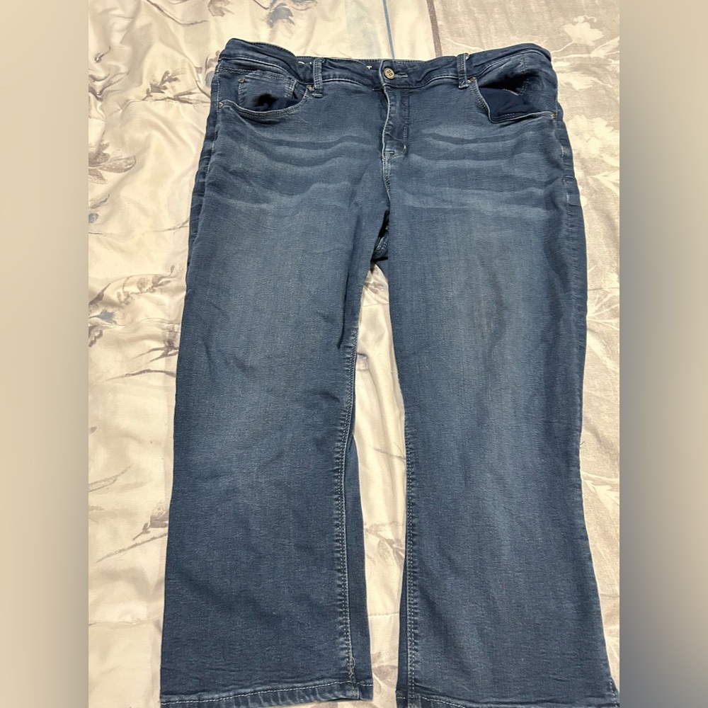 Laurie Felt Silky Denim Capri